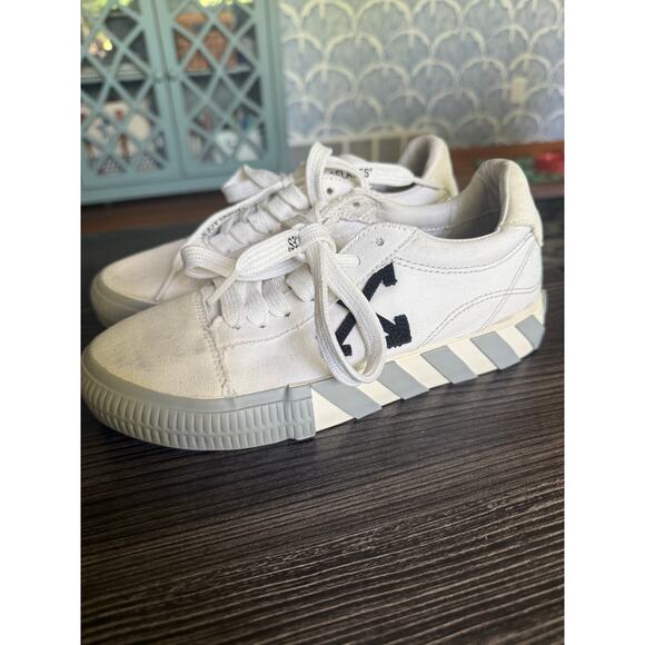 Off White Shoes - OFF-WHITE Vulcanized White & Gray Canvas Low Top Sneakers Sz. 37